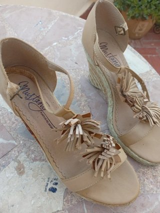 Sandalias Mustang esparto beige