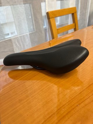 Sillín de bicicleta negro