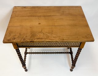Mesa Castellana Siglo XIX