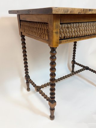 Mesa Castellana Siglo XIX