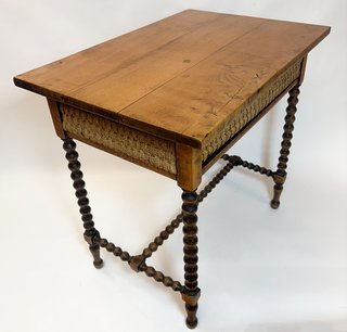 Mesa Castellana Siglo XIX