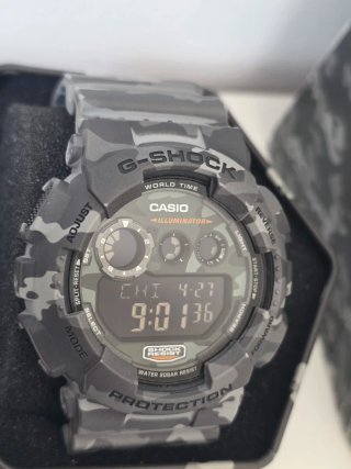 Casio G-Shock GD-120CM-8ER Camo Gris - ¡NUEVO!