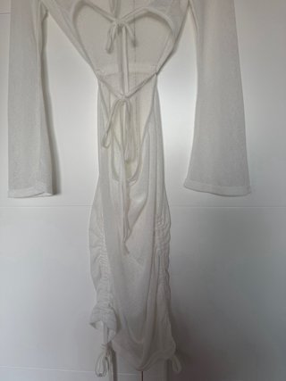 Vestido blanco con cordones