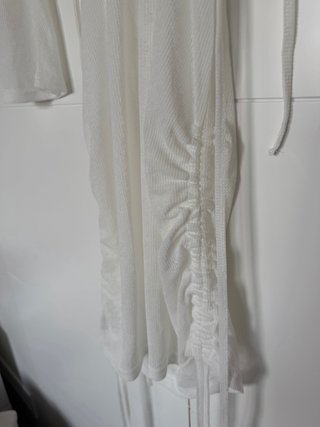 Vestido blanco con cordones
