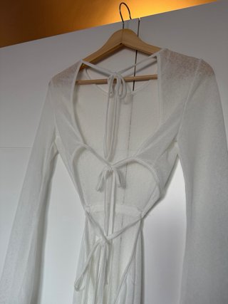 Vestido blanco con cordones