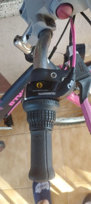 Bicicleta 24 Negra y Rosa con Marchas