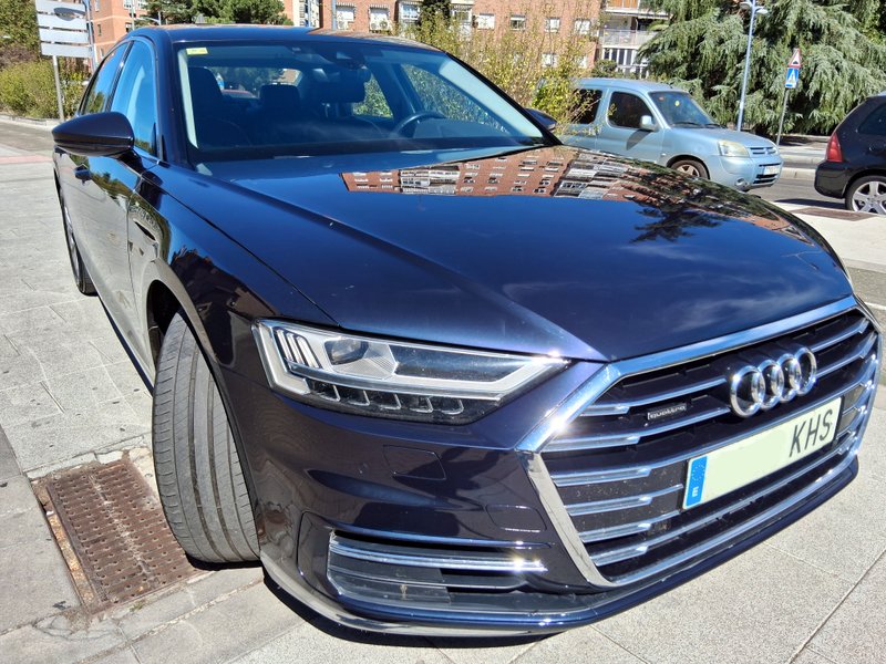 Audi A8 2018, foto 2