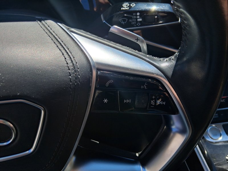 Audi A8 2018, foto 22