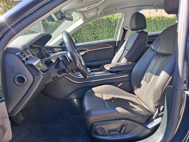 Audi A8 2018, foto 24