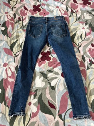 Vaqueros Bershka desgastados talla 40