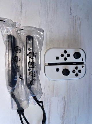 Nintendo Switch OLED Bianca e Nera