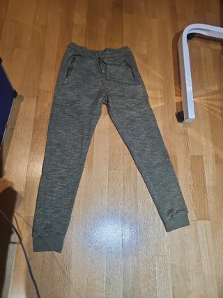 Pantalón chándal verde militar