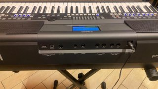 Yamaha PSR SX600