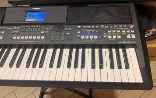 Yamaha PSR SX600