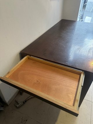Mesa de comedor grande de madera