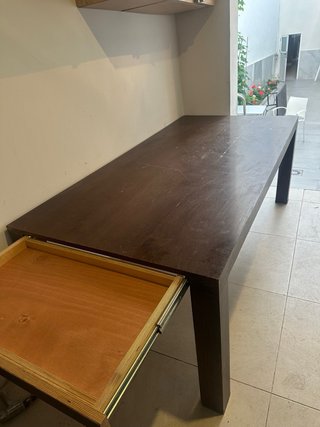 Mesa de comedor grande de madera
