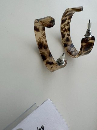 4 pares de pendientes nuevos