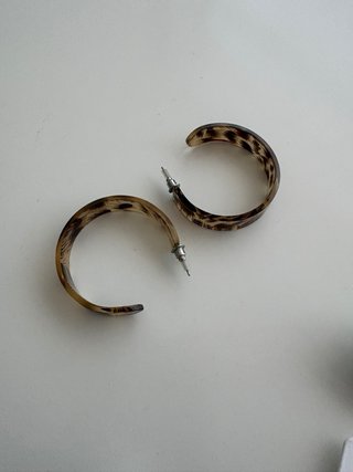 4 pares de pendientes nuevos