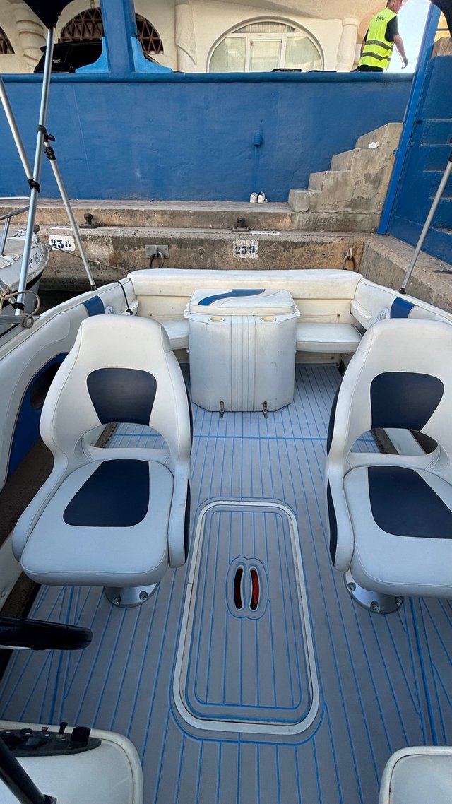 Barco Rinker 182 Titulín