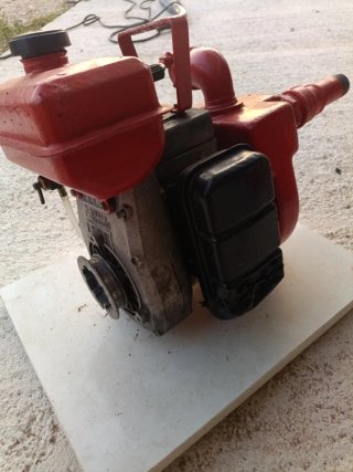 Bomba de agua a gasolina autónoma