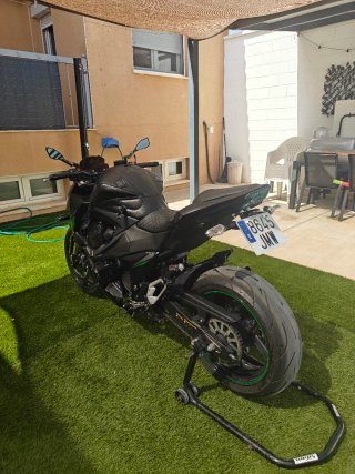 Kawasaki z800 full