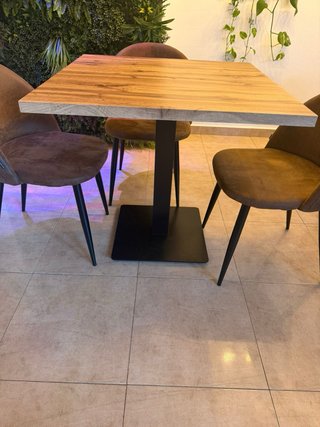 Mesa y 4 Sillas Bar