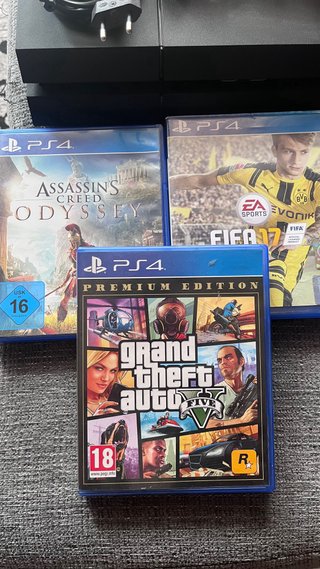PS4 (PlayStation 4) Negra + 2 Mandos + Juegos