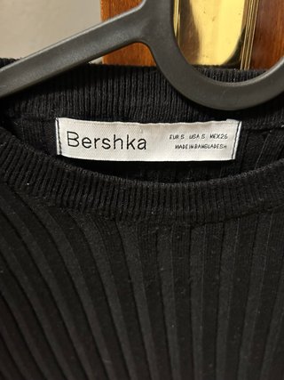 Camisetas manga larga de Bershka.