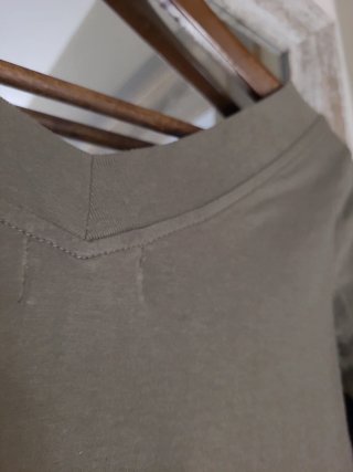 Camiseta Bershka verde militar manga larga Talla M