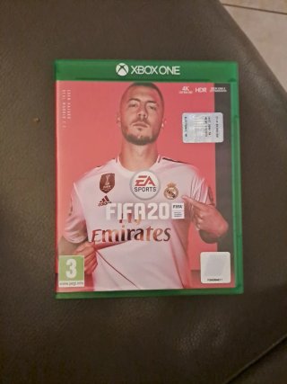 Xbox one S FIFA 2019 FIFA 2020 E RED DEAD 2