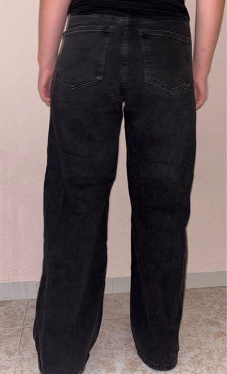 Vaqueros Bershka tiro alto negros