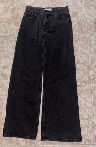 Vaqueros Bershka tiro alto negros