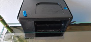 Acuario Blau aquaristic con mueble y filtro.