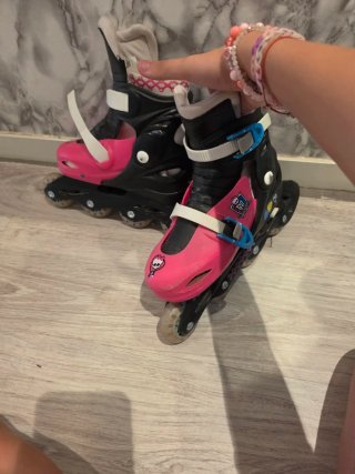 Patines en línea rosas y negros monster
