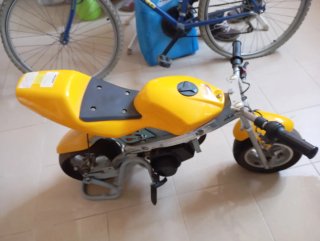 Moto infantil Hippo amarilla