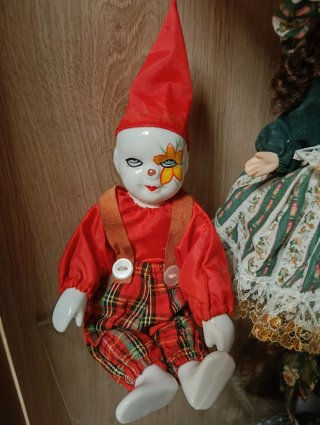 Vecchie bambole di porcellana