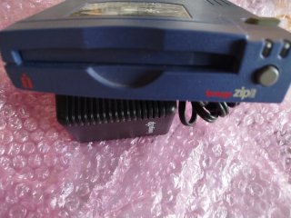 Roland VS-880 + Unidad Zip + 17 Disquetes
