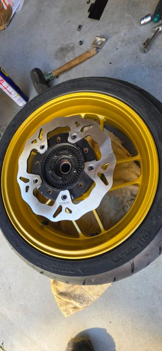Llantas TMAX 17 2012-2016