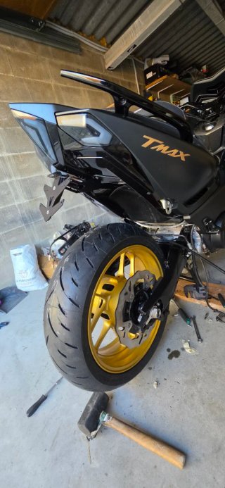 Llantas TMAX 17 2012-2016