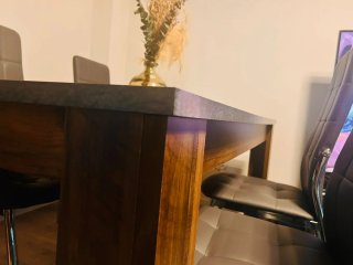Mesa de comedor robusta