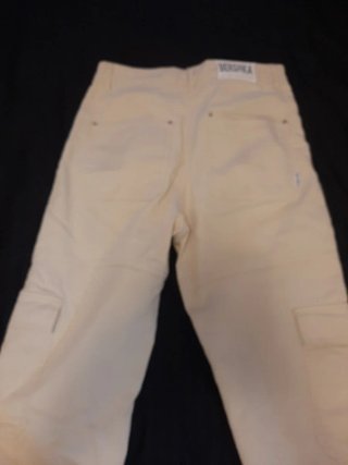 Pantalón cargo Bershka beige