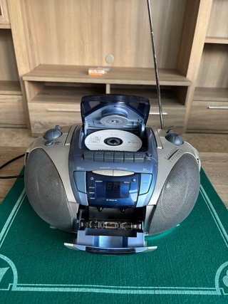 Radio CD Cassette Sanyo BassXpander