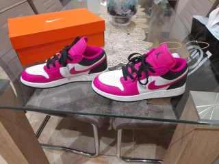Jordan Mujer Rosa y Blanco