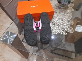 Jordan Mujer Rosa y Blanco