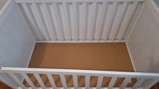 Cuna Ikea con colchón Prenatal..