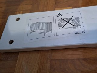 Cuna Ikea con colchón Prenatal..
