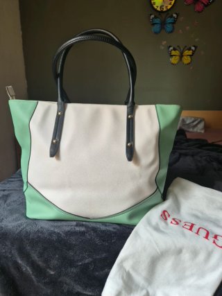 Bolso Guess Blanco y Verde