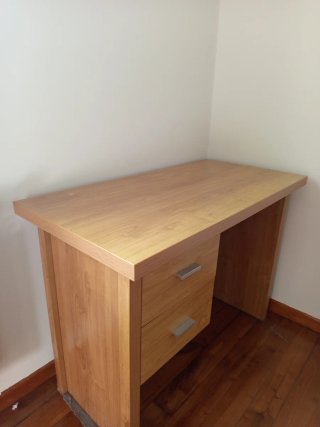 Escritorio/tocador de madera
