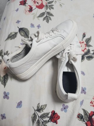 Deportivos blancos