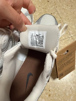 Nike Vomero 5 Plata y Blanco